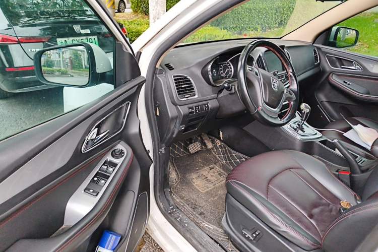Used Baojun 560 2016 1.8L iAMT Luxury Model Driver Seat
