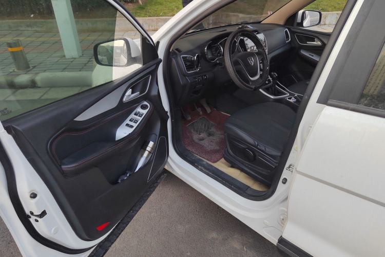 Used Baojun 560 2016 1.5T Manual Comfort Edition Driver Seat
