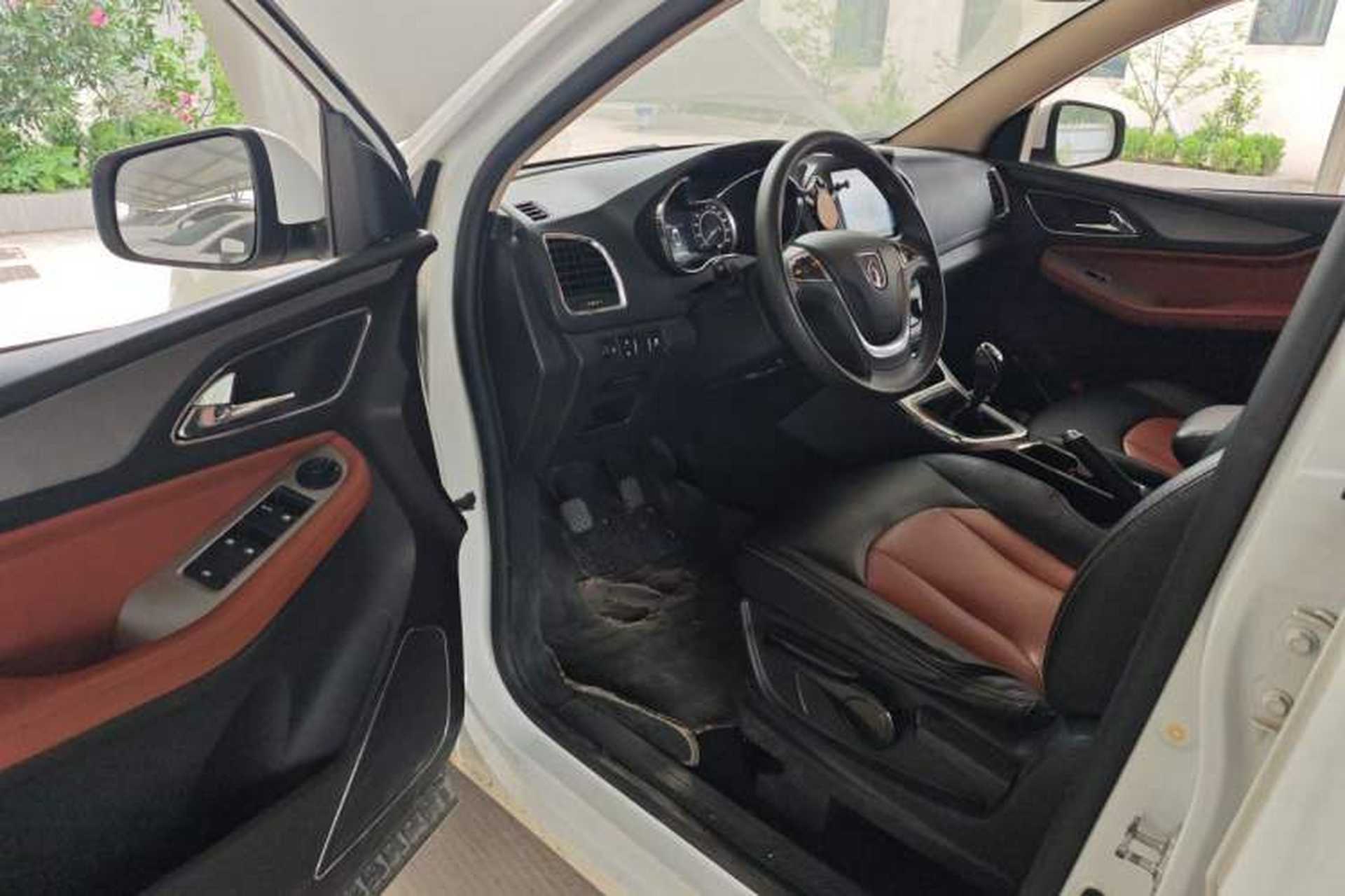 Used Baojun 560 2016 1.5T Manual Elite Edition Driver Seat