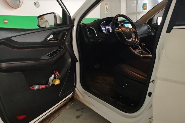 Used Baojun 560 2016 1.8L iAMT Luxury Model Driver Seat