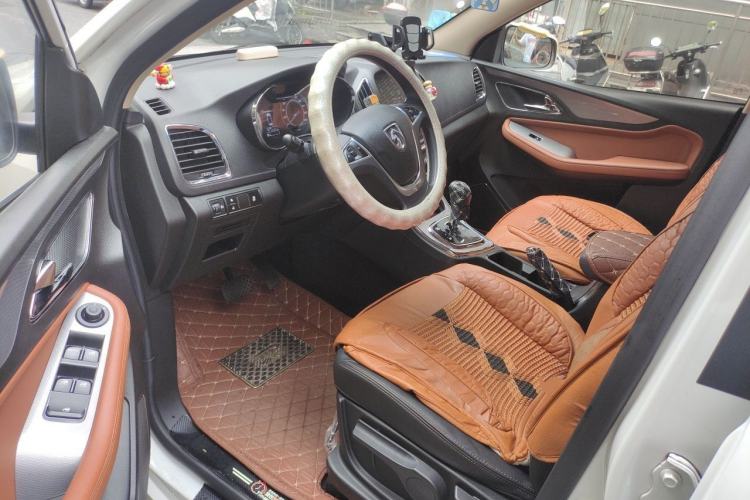 Used Baojun 560 2016 1.8L iAMT Elite Edition Driver Seat
