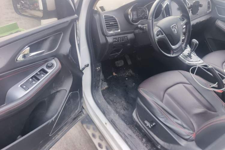 Used Baojun 560 2016 1.8L iAMT Luxury Model Driver Seat