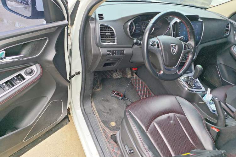 Used Baojun 560 2016 1.8L iAMT Luxury Model Driver Seat