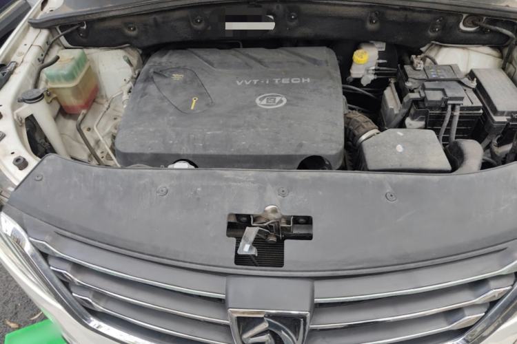 Used Baojun 560 2016 1.8L iAMT Luxury Model Engine Bay
