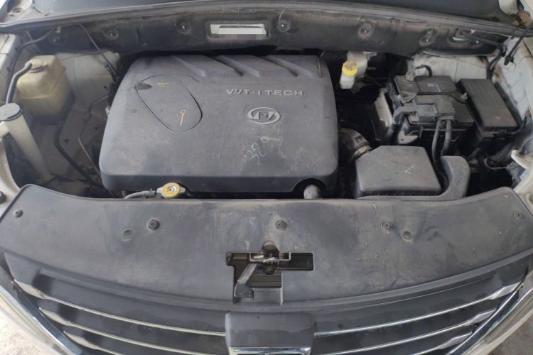 Used Baojun 560 2016 1.8L iAMT Luxury Model Engine Bay