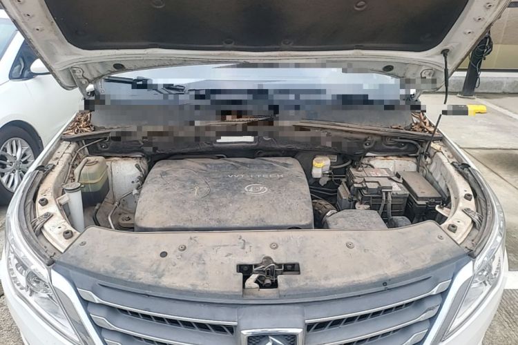 Used Baojun 560 2016 1.8L Manual Elite Edition Engine Bay