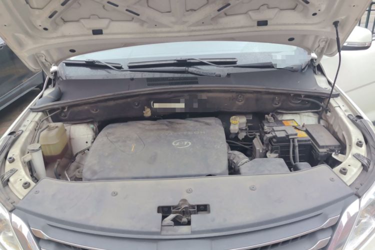 Used Baojun 560 2016 1.8L iAMT Luxury Model Engine Bay