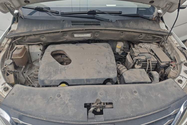 Used Baojun 560 2016 1.8L iAMT Luxury Model Engine Bay