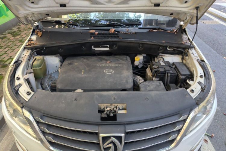 Used Baojun 560 2016 1.8L iAMT Luxury Model Engine Bay