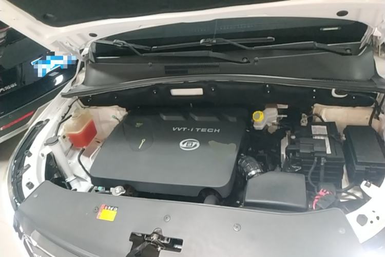 Used Baojun 560 2016 1.8L iAMT Luxury Model Engine Bay