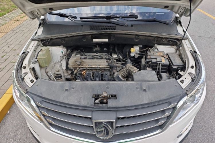 Used Baojun 560 2016 1.8L Manual Value Edition Engine Bay