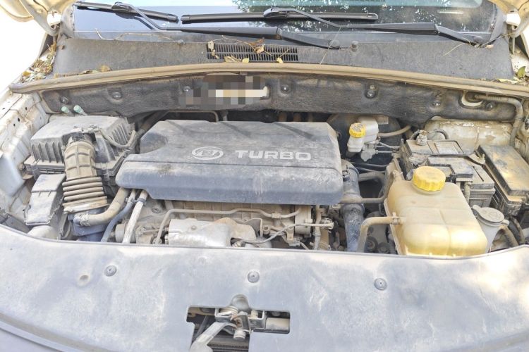Used Baojun 560 2016 1.5T Manual Elite Edition Engine Bay