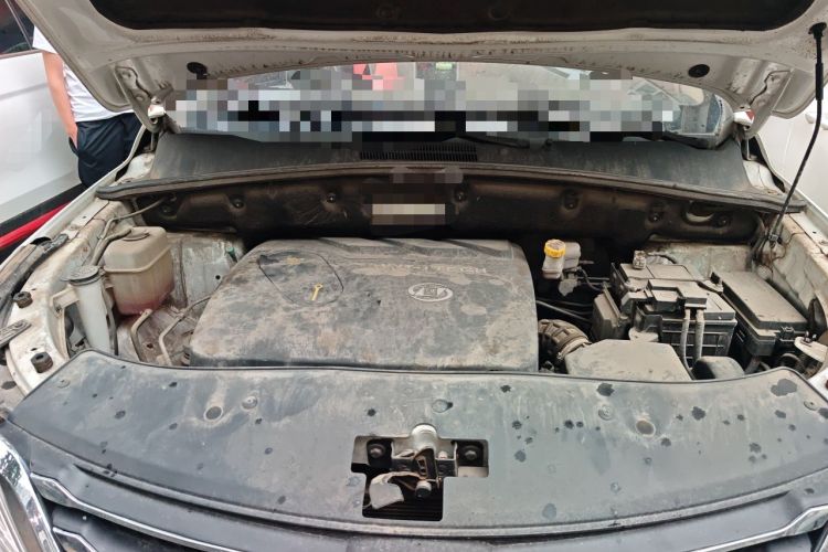 Used Baojun 560 2016 1.8L iAMT Elite Edition Engine Bay