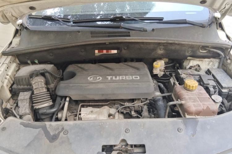 Used Baojun 560 2016 1.5T Manual Comfort Edition Engine Bay