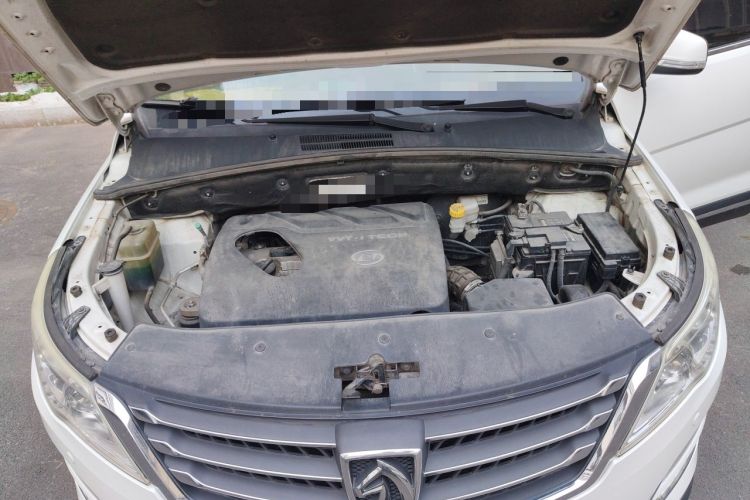 Used Baojun 560 2016 1.8L Manual Luxury Edition Engine Bay