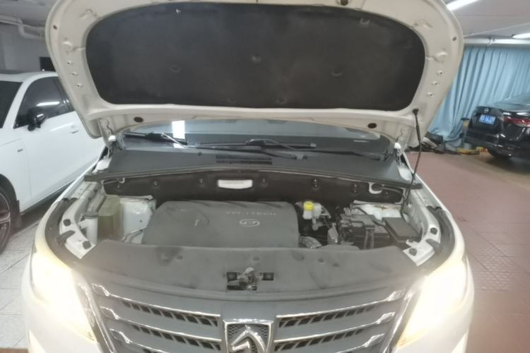 Used Baojun 560 2016 1.8L iAMT Luxury Model Engine Bay