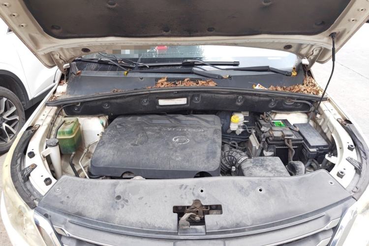 Used Baojun 560 2016 1.8L iAMT Luxury Model Engine Bay