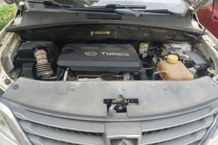 Used Baojun 560 2016 1.5T Manual Luxury Model Engine Bay