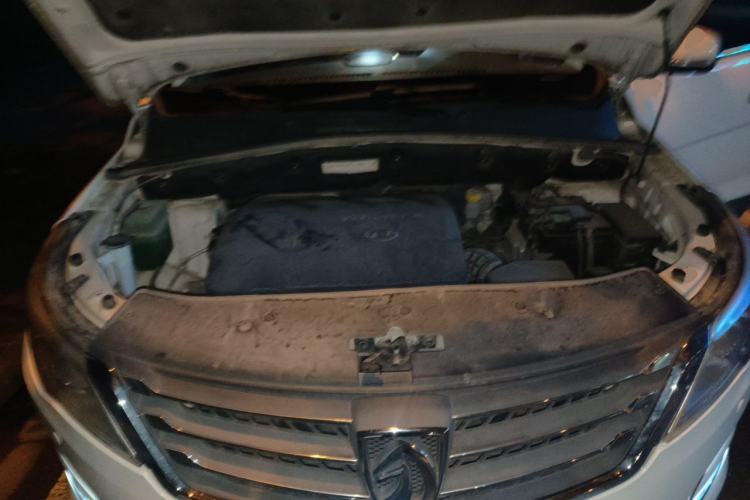 Used Baojun 560 2016 1.8L iAMT Luxury Model Engine Bay
