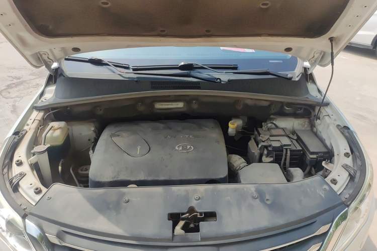 Used Baojun 560 2016 1.8L iAMT Luxury Model Engine Bay