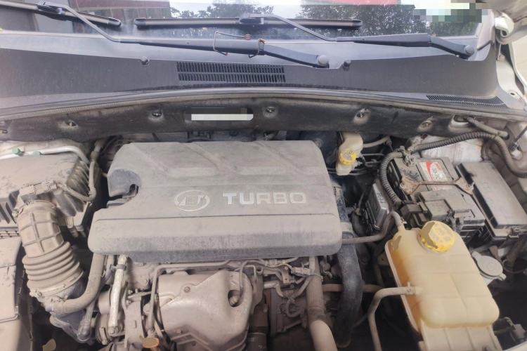 Used Baojun 560 2016 1.5T Manual Elite Edition Engine Bay