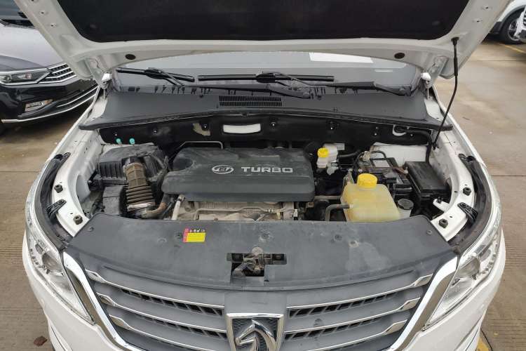 Used Baojun 560 2016 1.5T Manual Luxury Model Engine Bay