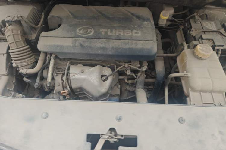Used Baojun 560 2016 1.5T Manual Luxury Model Engine Bay