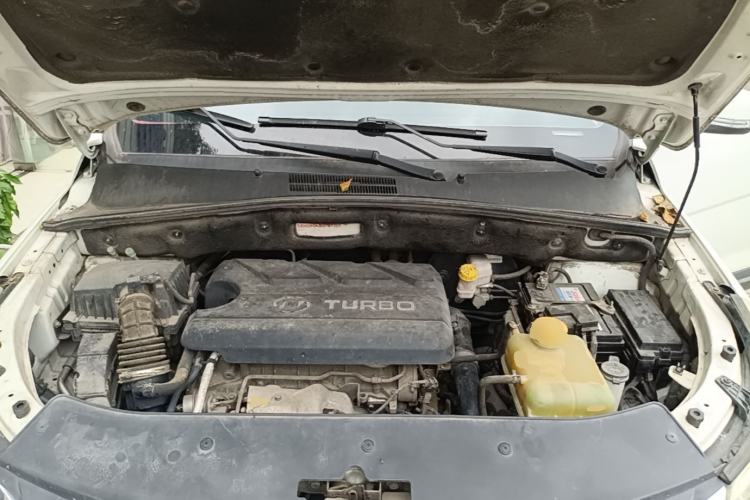 Used Baojun 560 2016 1.5T Manual Elite Edition Engine Bay