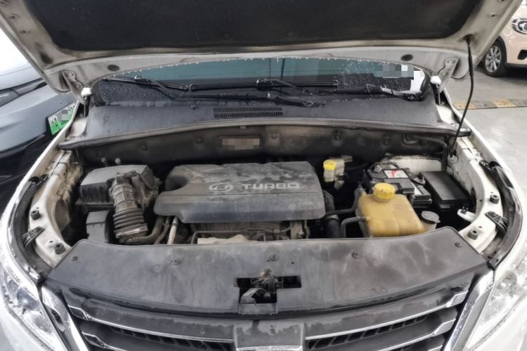 Used Baojun 560 2016 1.5T Manual Luxury Model Engine Bay