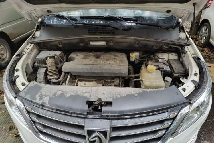 Used Baojun 560 2016 1.5T Manual Luxury Model Engine Bay