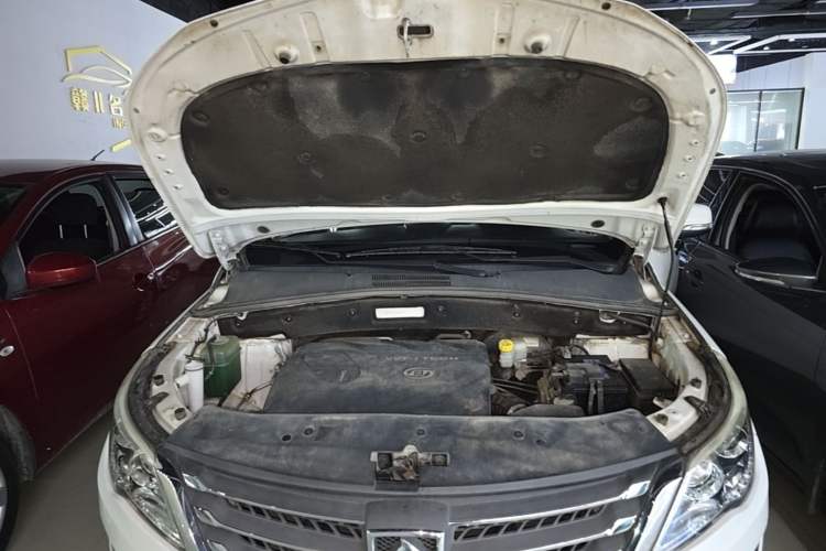 Used Baojun 560 2016 1.8L Manual Elite Edition Engine Bay