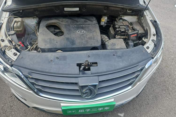Used Baojun 560 2016 1.8L iAMT Luxury Model Engine Bay