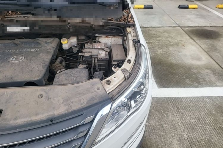 Used Baojun 560 2016 1.8L Manual Elite Edition Engine Bay Left