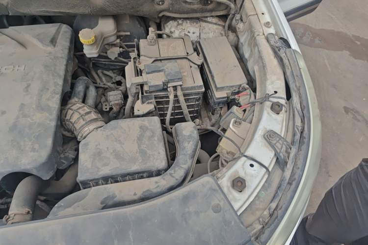 Used Baojun 560 2016 1.8L iAMT Luxury Model Engine Bay Left