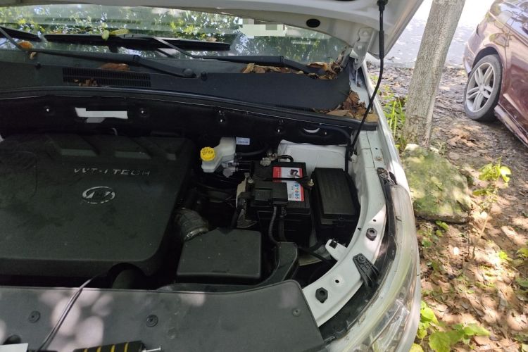Used Baojun 560 2016 1.8L Manual Luxury Edition Engine Bay Left