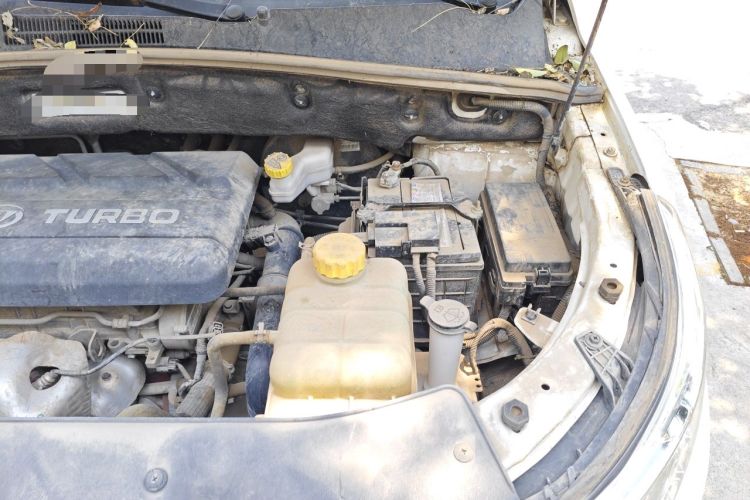 Used Baojun 560 2016 1.5T Manual Elite Edition Engine Bay Left