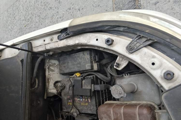 Used Baojun 560 2016 1.5T Manual Comfort Edition Engine Bay Left