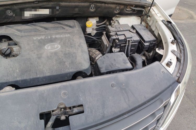 Used Baojun 560 2016 1.8L Manual Luxury Edition Engine Bay Left