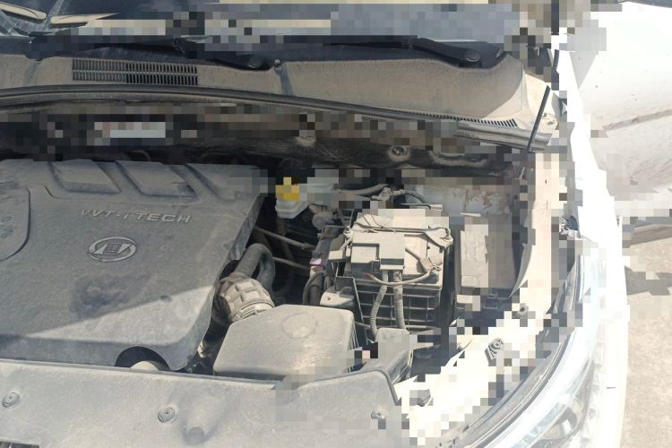Used Baojun 560 2016 1.8L Manual Luxury Edition Engine Bay Left