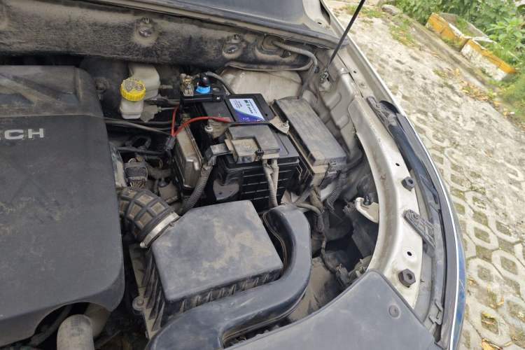 Used Baojun 560 2016 1.8L iAMT Luxury Model Engine Bay Left