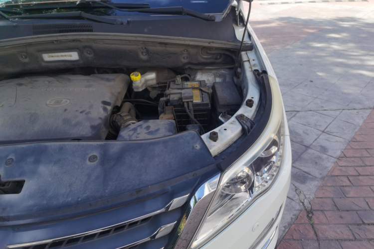 Used Baojun 560 2016 1.8L Manual Luxury Edition Engine Bay Left
