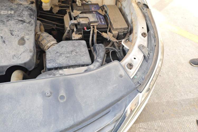 Used Baojun 560 2016 1.8L Manual Luxury Edition Engine Bay Left
