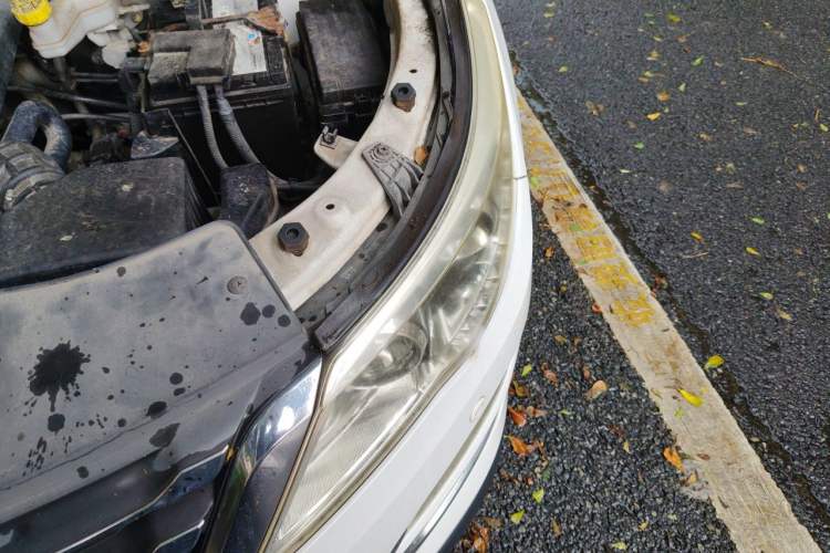 Used Baojun 560 2016 1.8L iAMT Luxury Model Engine Bay Left