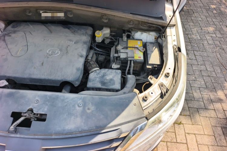 Used Baojun 560 2016 1.8L iAMT Luxury Model Engine Bay Left