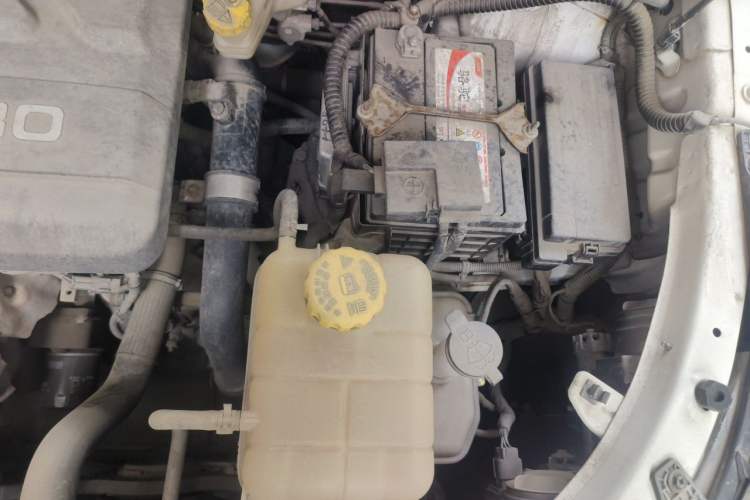 Used Baojun 560 2016 1.5T Manual Elite Edition Engine Bay Left