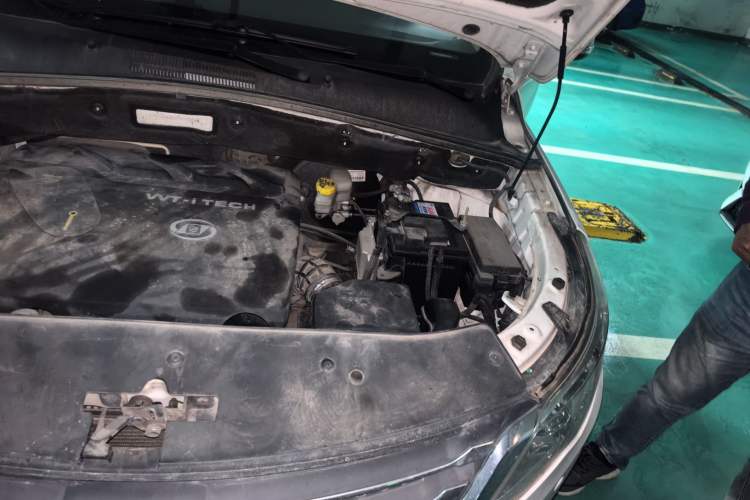 Used Baojun 560 2016 1.8L Manual Luxury Edition Engine Bay Left
