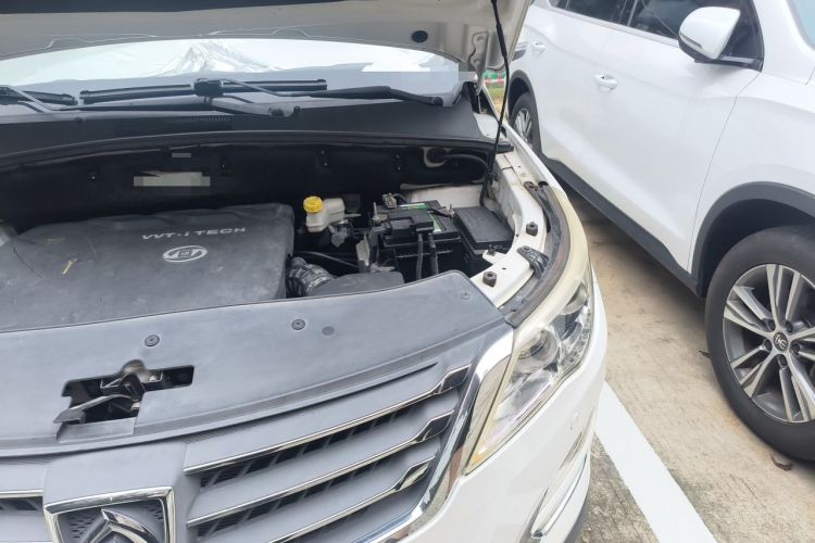 Used Baojun 560 2016 1.8L iAMT Luxury Model Engine Bay Left
