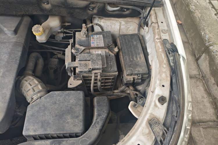 Used Baojun 560 2016 1.8L iAMT Elite Edition Engine Bay Left
