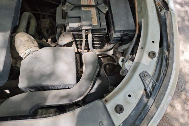 Used Baojun 560 2016 1.8L iAMT Luxury Model Engine Bay Left