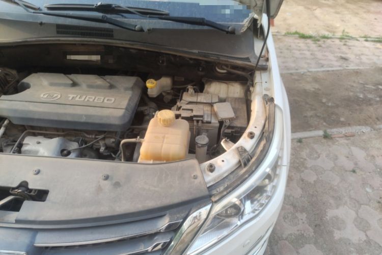Used Baojun 560 2016 1.5T Manual Luxury Model Engine Bay Left